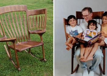 Papa construit un triple rocking chair pour pouvoir faire la lecture à ses trois enfants