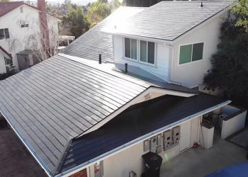 Les nouveaux toits solaires de Tesla sont plus efficaces que les panneaux et bien plus esthétiques