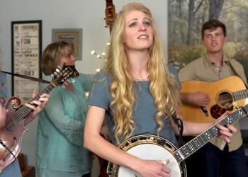 Ces deux chansons du groupe The Petersens sont magnifiques
