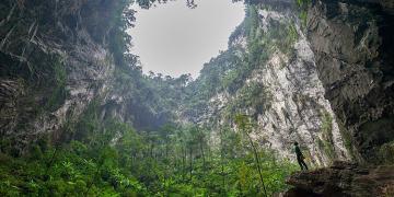 La plus grande grotte du monde n&rsquo;a été découverte qu&rsquo;en 2009 et contient une jungle et son propre système météorologique