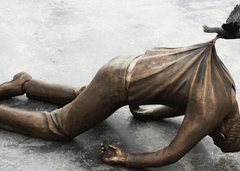 21 Sculptures défiant la gravité qui jouent avec nos esprits