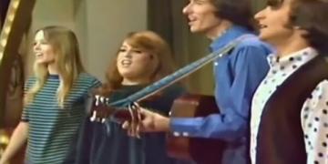 The Mamas & The Papas interprètent « California Dreamin&rsquo; », et c’est vraiment fabuleux