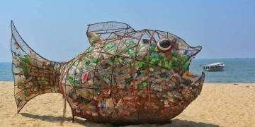 Pour nettoyer cette plage, il a suffi d&rsquo;une sculpture de poisson appelé Goby