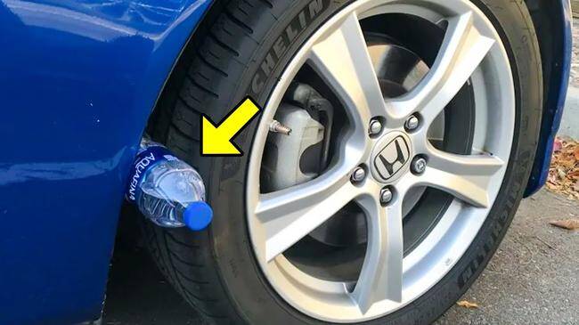 Placez toujours une bouteille d’eau dans le pneu de votre voiture lorsque vous voyagez, voici pourquoi