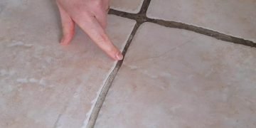 Voici comment nettoyer les joints de carrelage et le sol avec des produits naturels