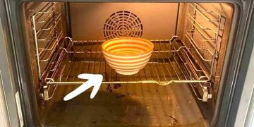 L’astuce du bol pour nettoyer le four sans effort, même la saleté incrustée disparait