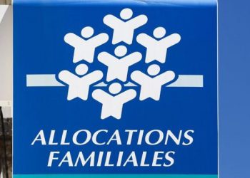 CAF : ils touchaient les allocations mais possédaient 34 voitures et montres de luxe, le Fisc intervient