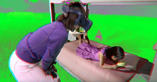Regardez une mère retrouver son enfant décédé en réalité virtuelle