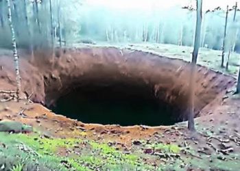 Ce drone a pénétré dans le trou de Mel, et ce qu&rsquo;il a capturé terrifie le monde entier
