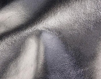 Tissu métallisé, agrémenté de photos.png