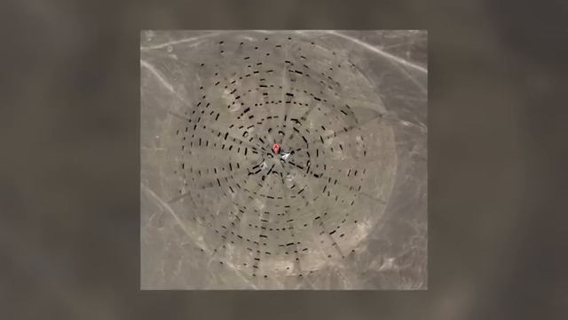 Image satellite montrant la grille blanche géante dans le désert de Gobi, utilisée comme cible de calibration pour les satellites espions.
