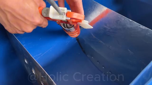 Scellage étanche des cloisons internes avec du silicone