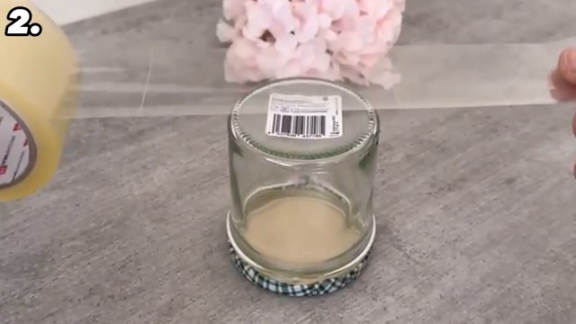 Appliquer du ruban adhésif sur l'étiquette